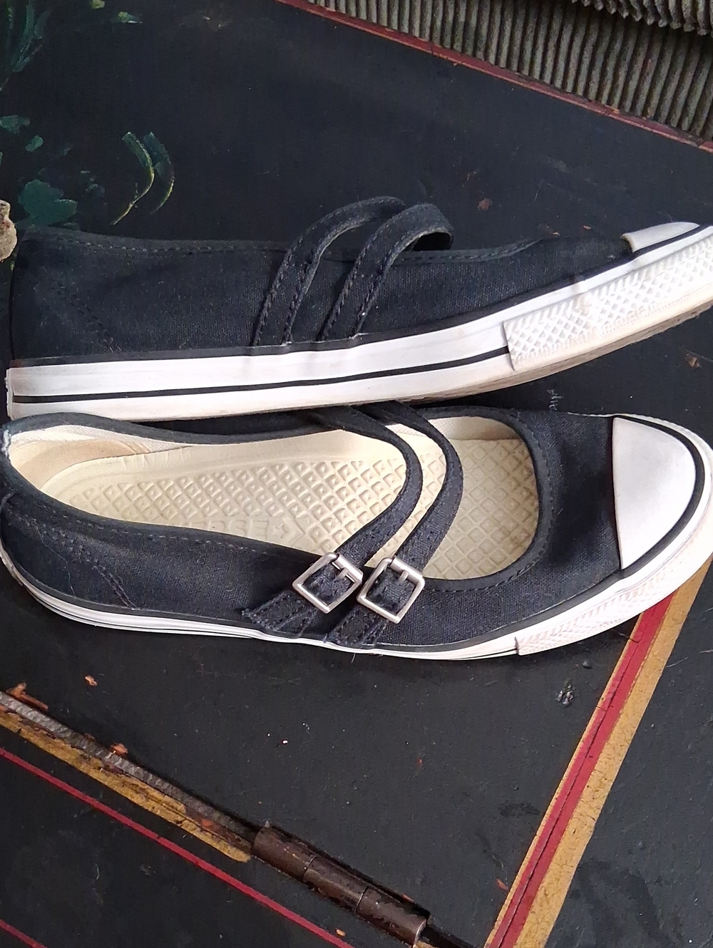 Black Mary Jane Converse Sneakers - Womens Size 8 - Picture 4 of 7